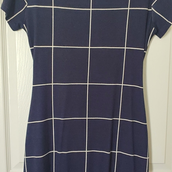 Lot of 2 Market and Spruce (Stitch Fix) Petite Medium dresses. - Picture 7 of 7
